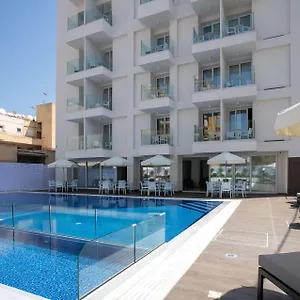 4* מלון Western Larco