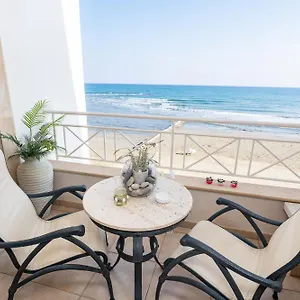 Quattro Beachfront Sea View Ap 4 Apartment