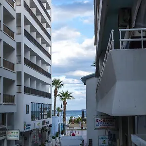 Les Palmiers House Apartment